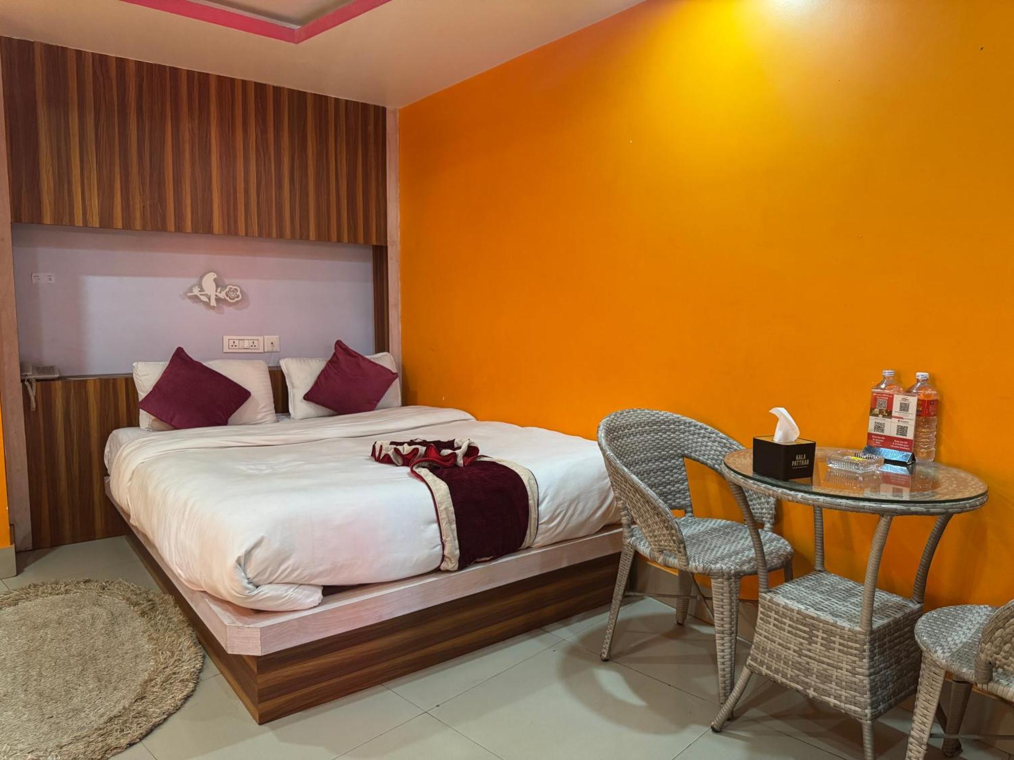 Om Tandoori Hotel Kathmandu Exterior foto